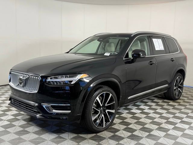 Used 2023 Volvo XC90 B5 Plus AWD/4WD image 2