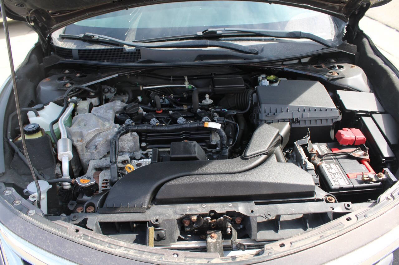 Used 2015 Nissan Altima 2.5 SL w/ Moonroof Package image 17