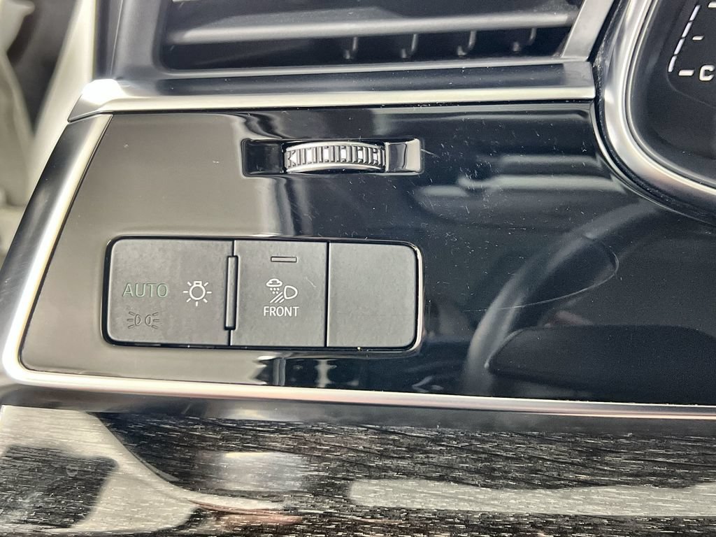 Used 2023 Audi Q7 3.0T Premium Plus AWD/4WD image 19
