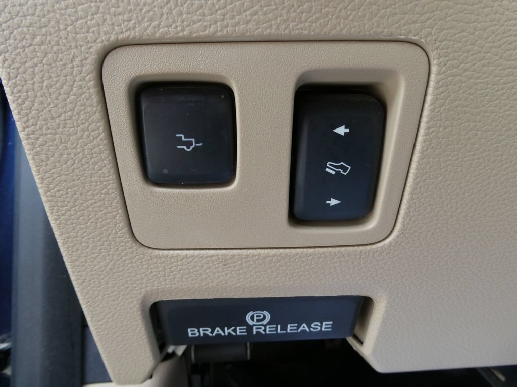 Used 2017 Ford F350 Lariat w/ Lariat Ultimate Package AWD/4WD image 27