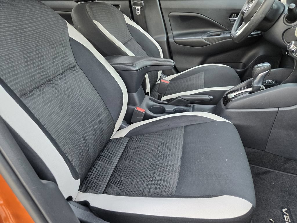 Used 2020 Nissan Versa SV FWD image 11