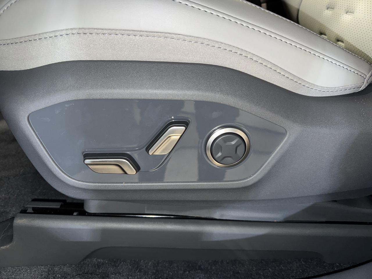 New 2026 Kia EV9 Wind image 17