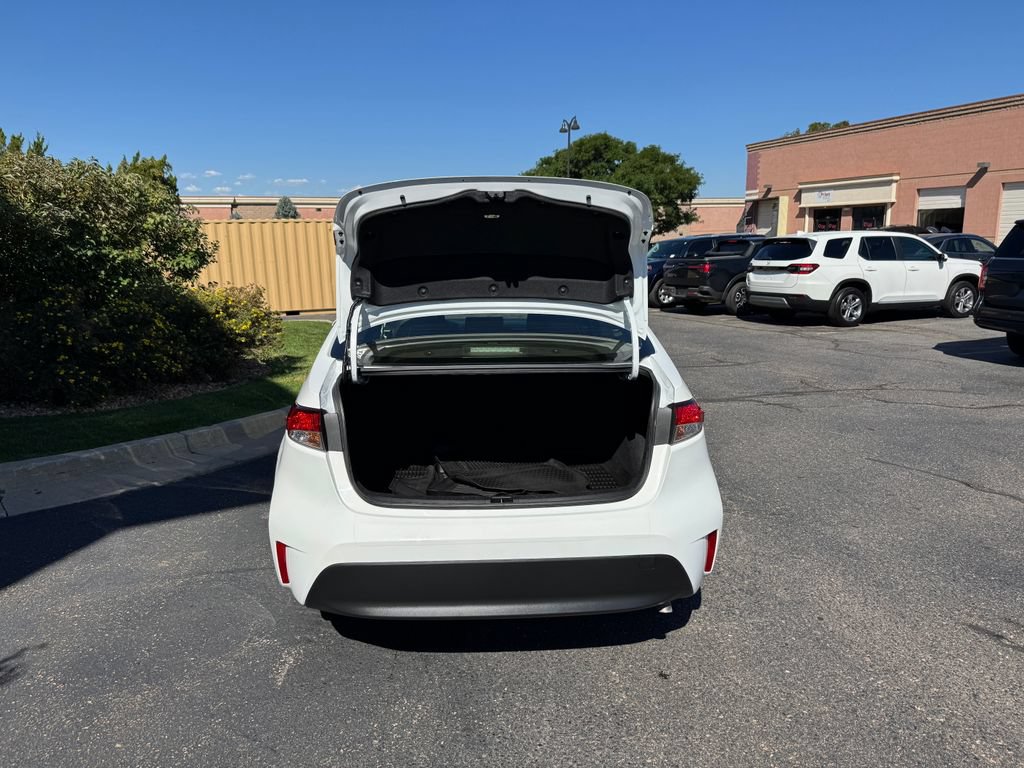 Used 2023 Toyota Corolla LE FWD image 10