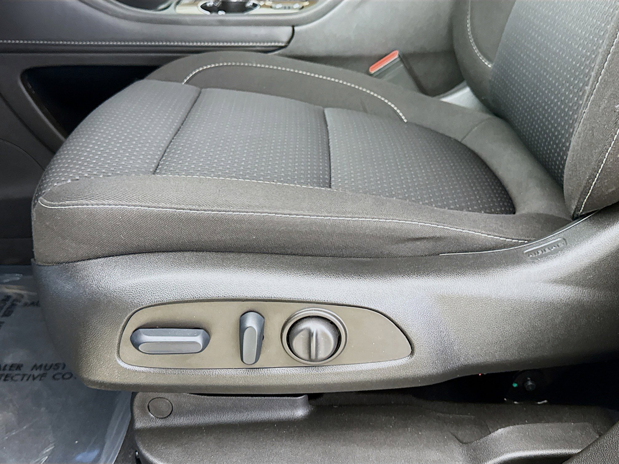 Used 2023 GMC Acadia SLE w/ Driver Convenience Package image 20