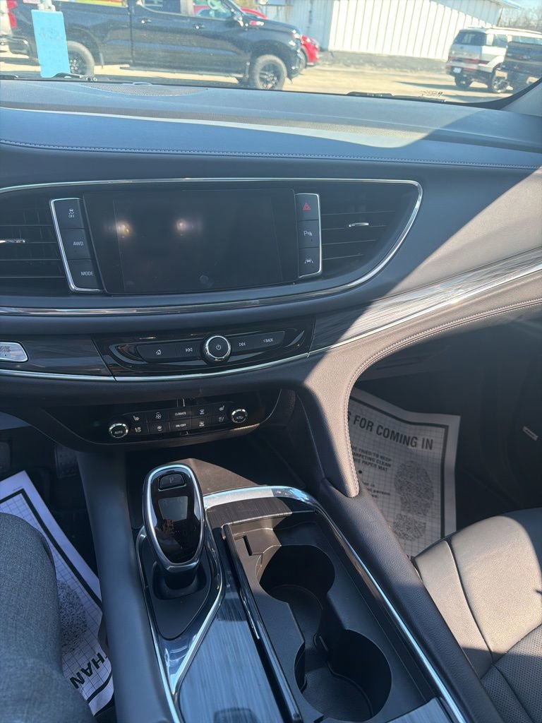 Used 2021 Buick Enclave Premium w/ Sun and Sites Package image 4