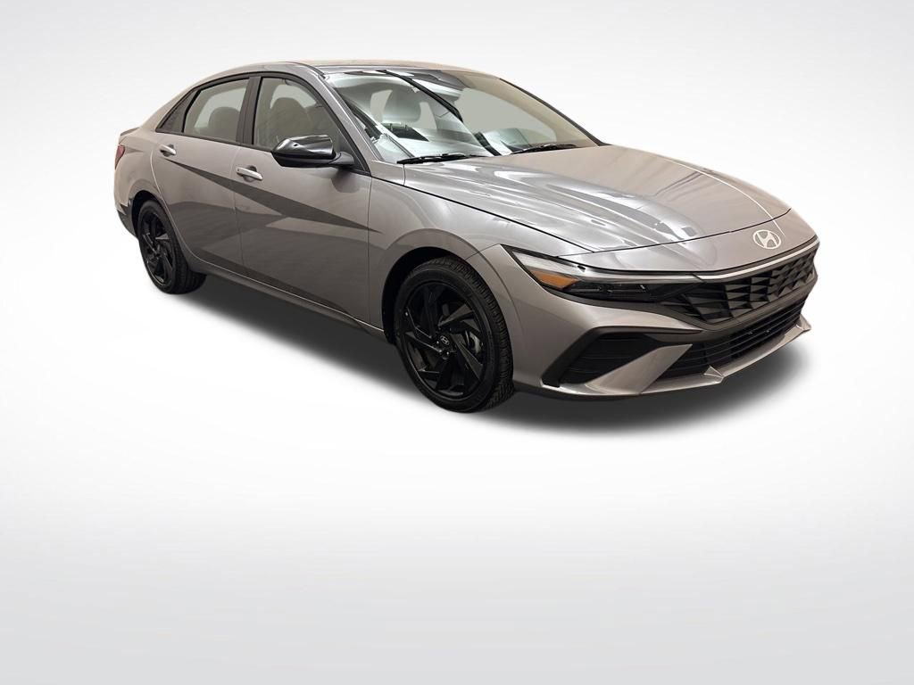 Certified 2026 Hyundai Elantra Sport FWD image 3