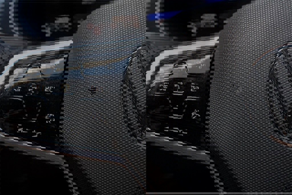 New 2024 Volkswagen Tiguan SE R-Line image 14