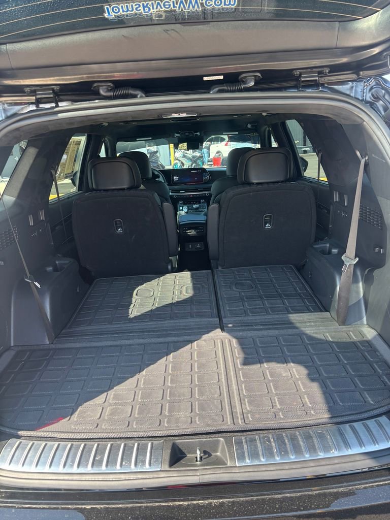 Used 2024 Hyundai Palisade Calligraphy image 15