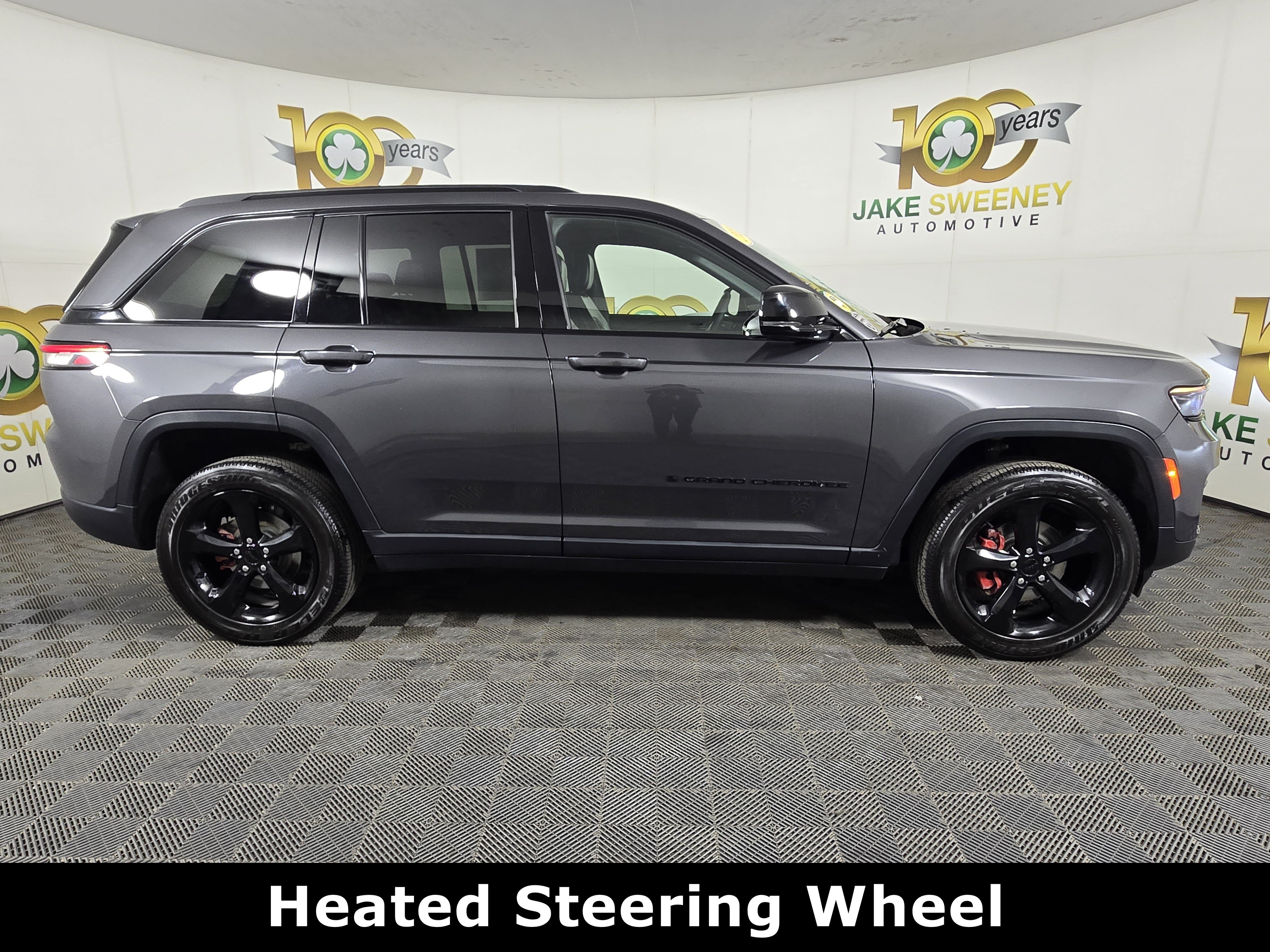 Used 2023 Jeep Grand Cherokee Altitude AWD/4WD image 10