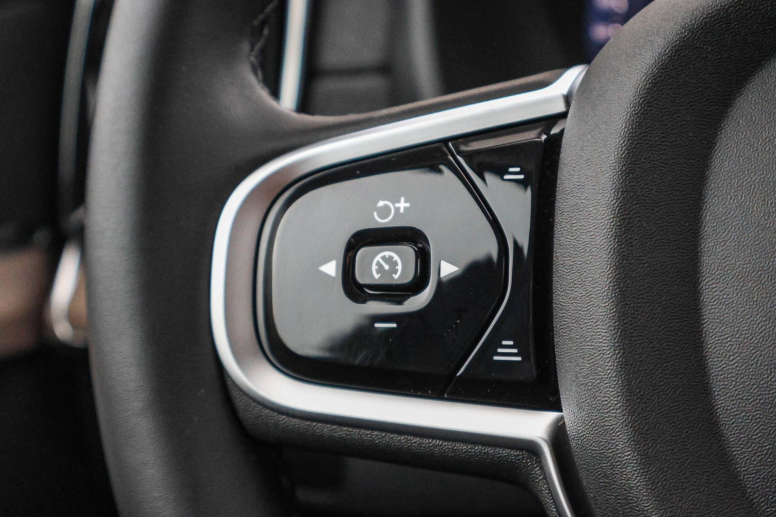 New 2026 Volvo XC90 B5 Core image 36