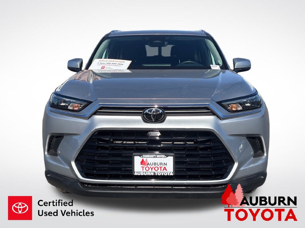 Used 2025 Toyota Grand Highlander AWD image 3
