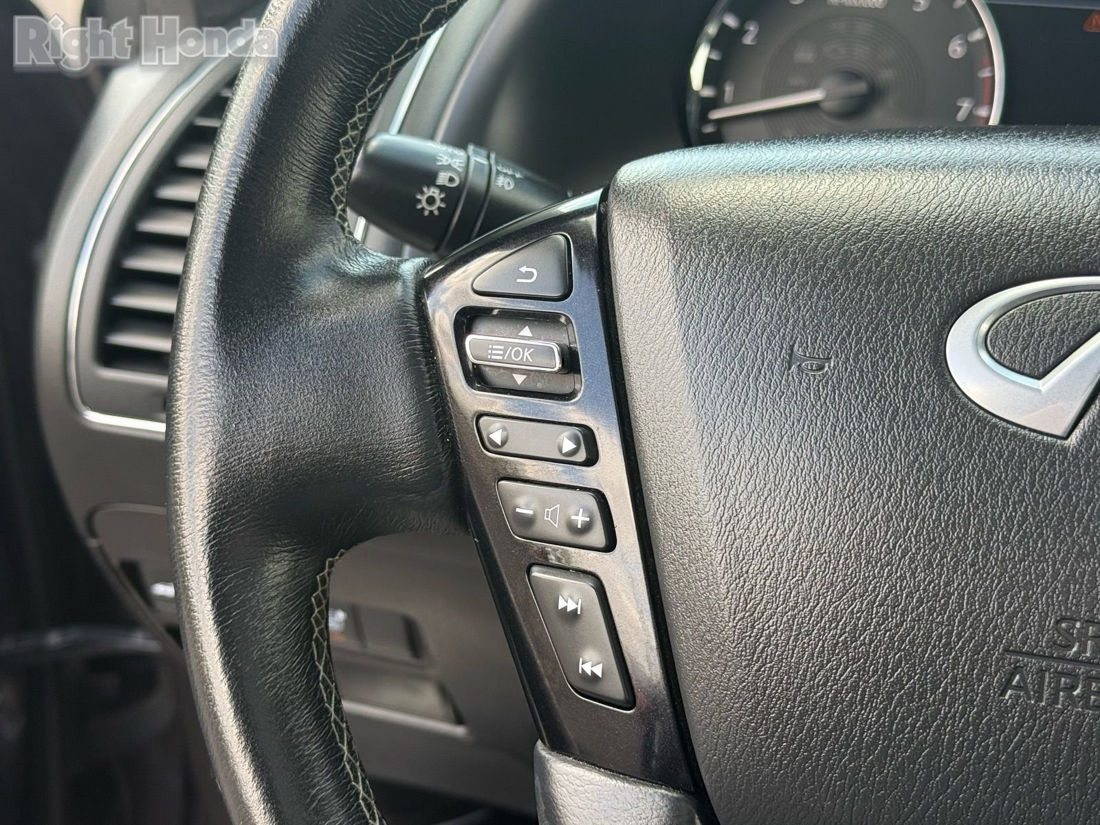 Used 2024 INFINITI QX80 Luxe image 17