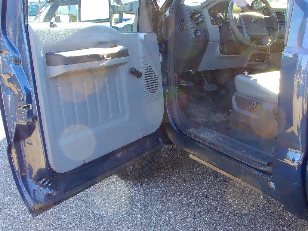 Used 2013 Ford F350 XL w/ FX4 Off Road Pkg AWD/4WD image 6