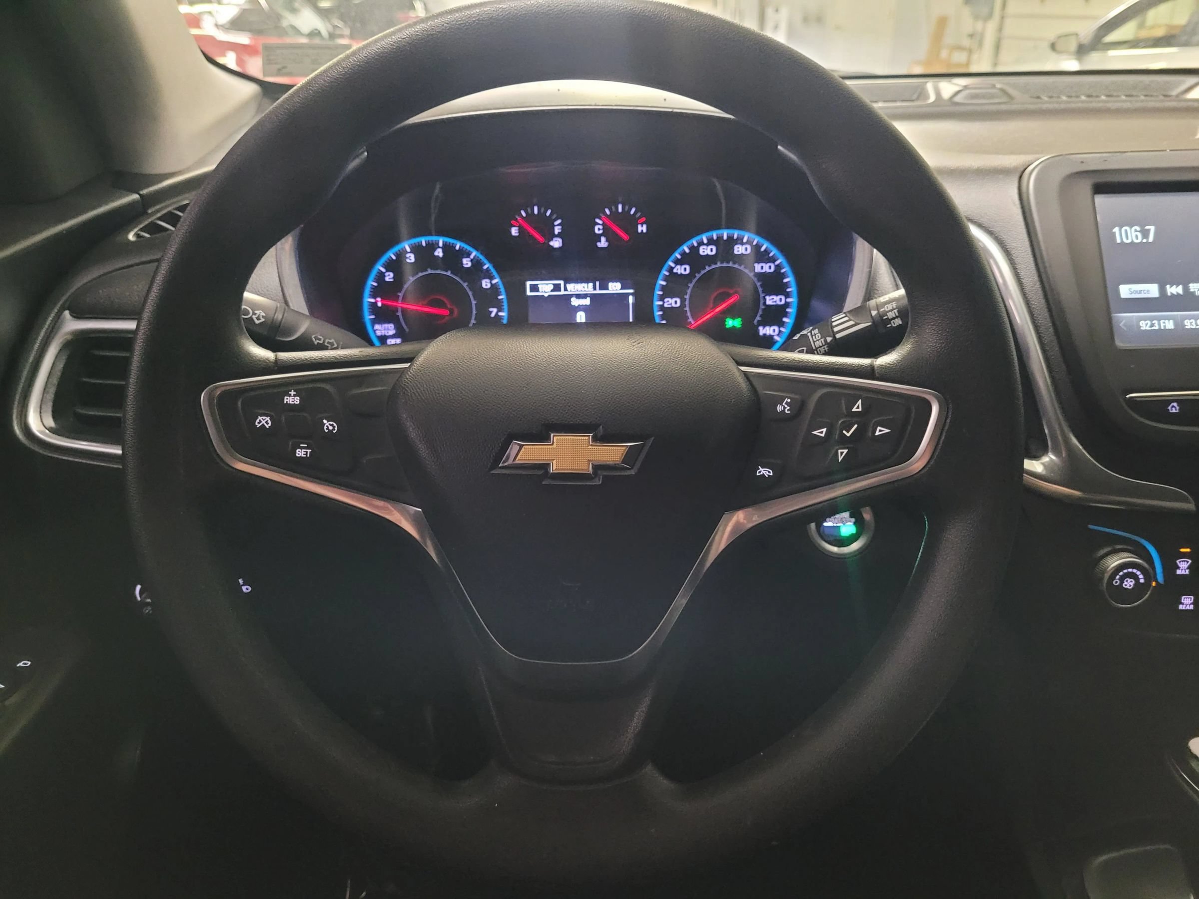 Used 2018 Chevrolet Equinox LT FWD image 17