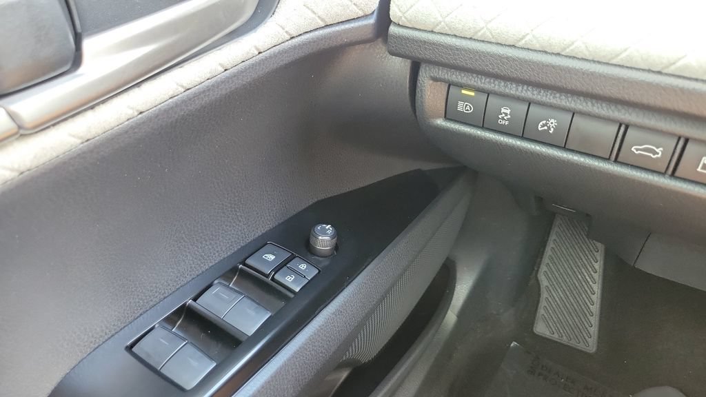 Used 2026 Toyota Camry XLE FWD image 19