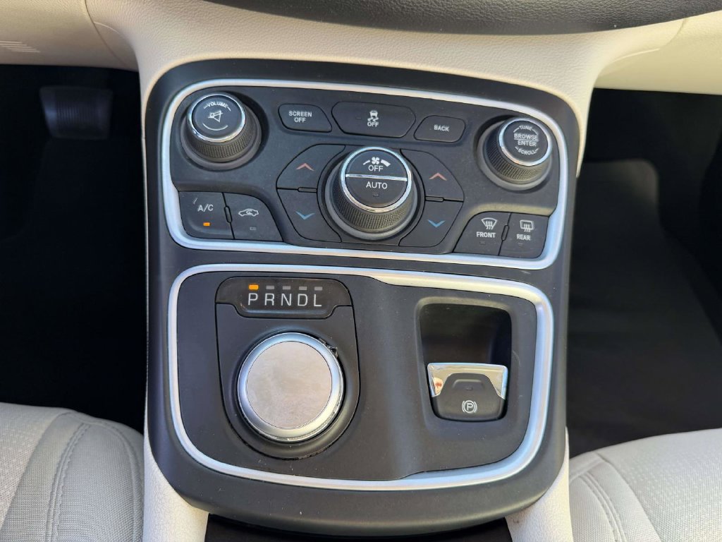Used 2015 Chrysler 200 Limited w/ Convenience Group FWD image 23