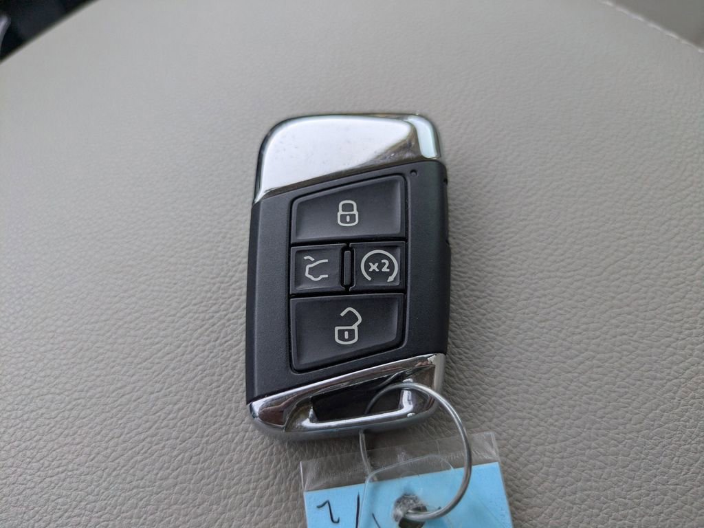 Certified 2022 Volkswagen Atlas SE image 28