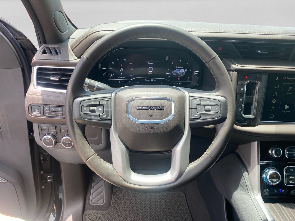 Used 2024 GMC Yukon XL Denali AWD/4WD image 19