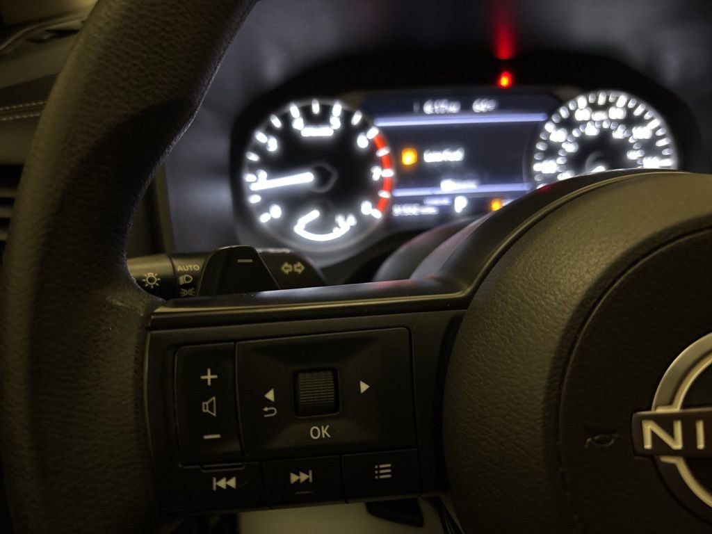Used 2024 Nissan Rogue S image 15
