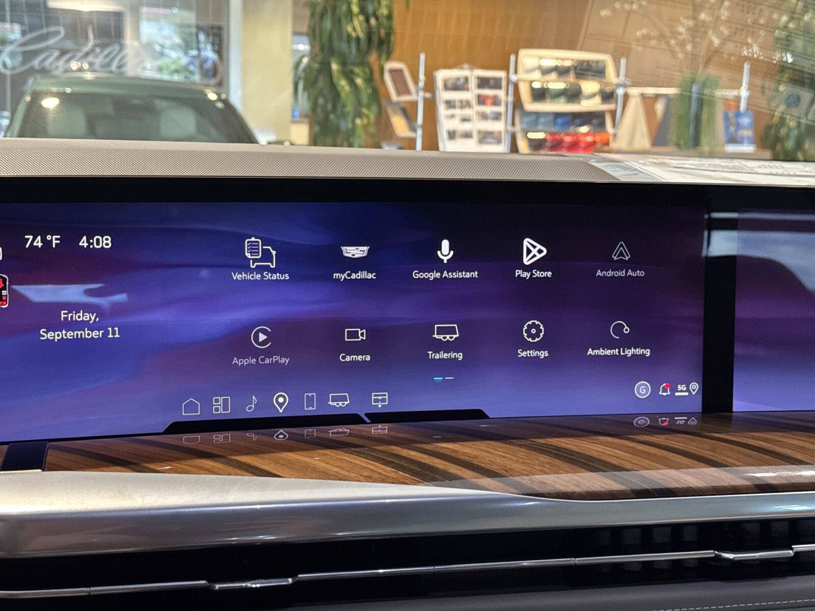 New 2026 Cadillac Escalade ESV Platinum Sport w/ LPO, ONYX Package AWD/4WD image 18