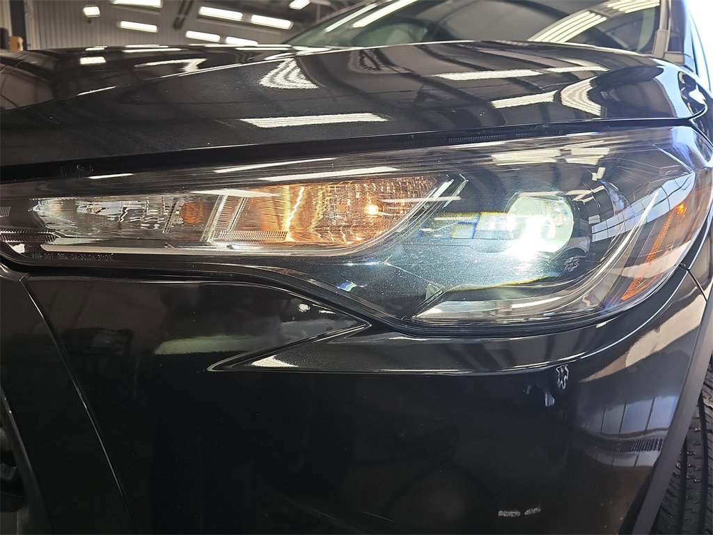 Used 2024 Toyota Corolla Cross LE image 31