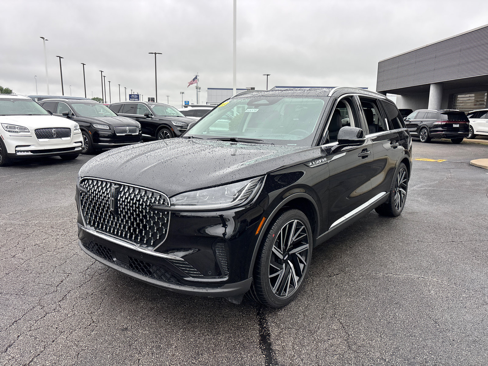 New 2026 Lincoln Aviator Reserve AWD/4WD image 3