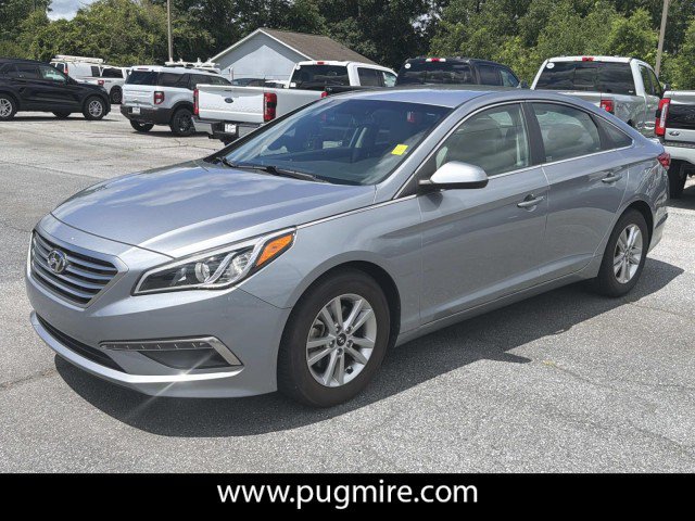 Used 2015 Hyundai Sonata SE w/ Option Group 02 FWD image 3