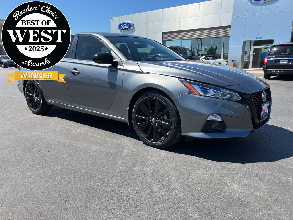 Used 2022 Nissan Altima 2.5 SR w/ Midnight Edition Package AWD/4WD image 1
