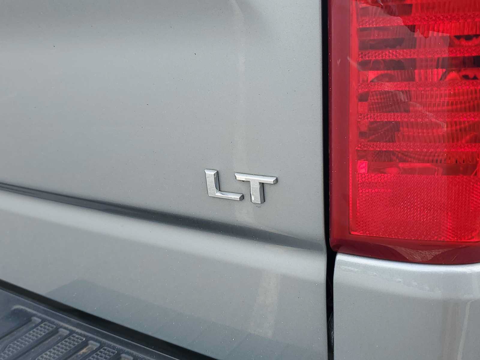 Used 2024 Chevrolet Silverado 1500 LT w/ Leather Package RWD image 7