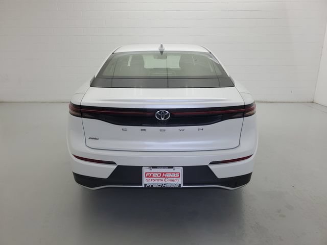 Used 2023 Toyota Crown AWD/4WD image 6