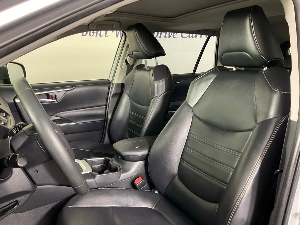 Used 2019 Toyota RAV4 XLE Premium w/ Cold Weather Package AWD/4WD image 14