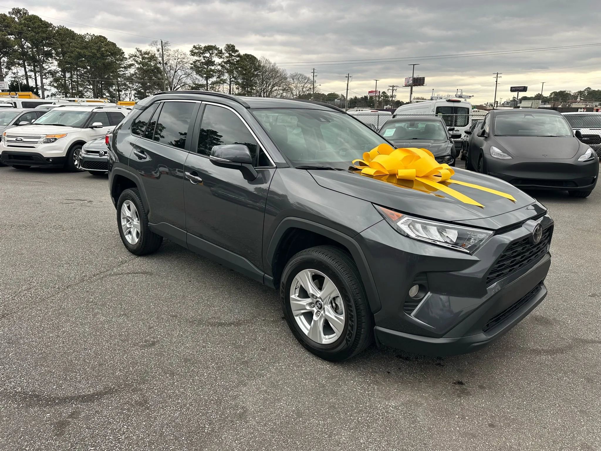 Used 2019 Toyota RAV4 XLE w/ Convenience Package image 11