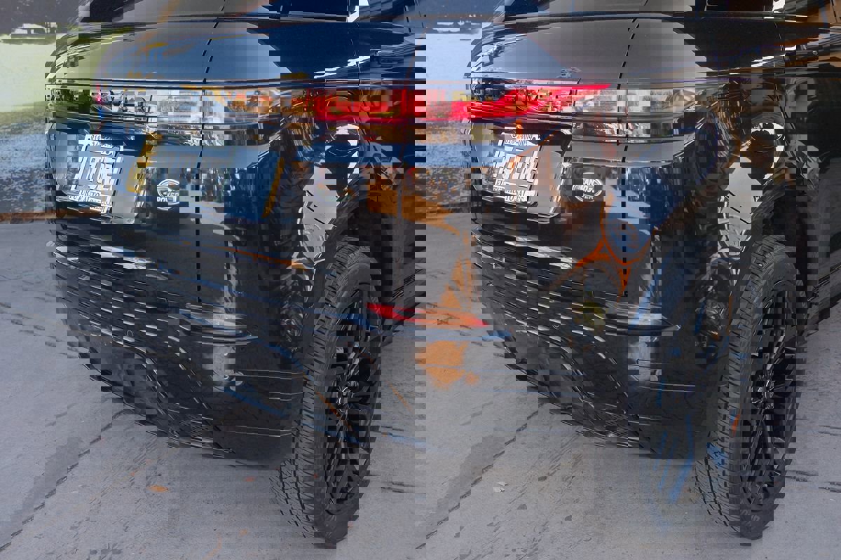 Used 2023 Land Rover Range Rover Evoque R-Dynamic SE image 35