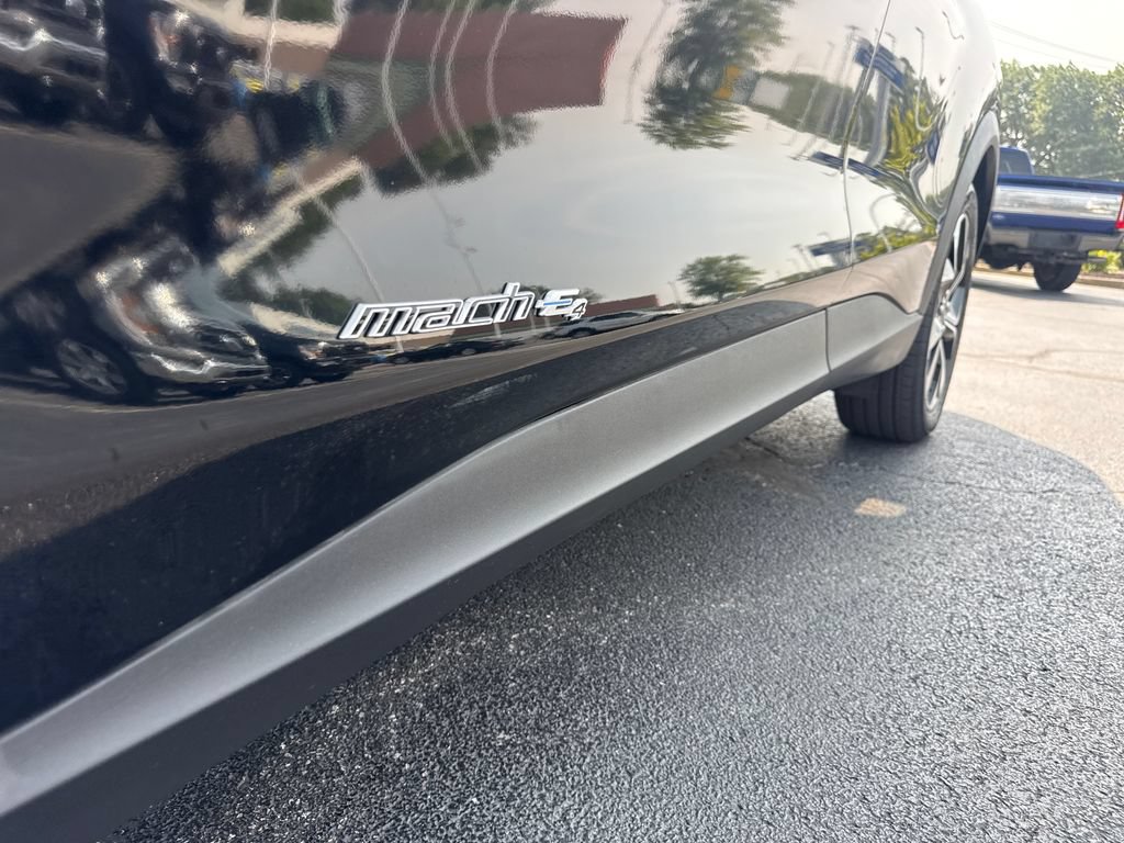 Used 2025 Ford Mustang Mach-E Select AWD/4WD image 16