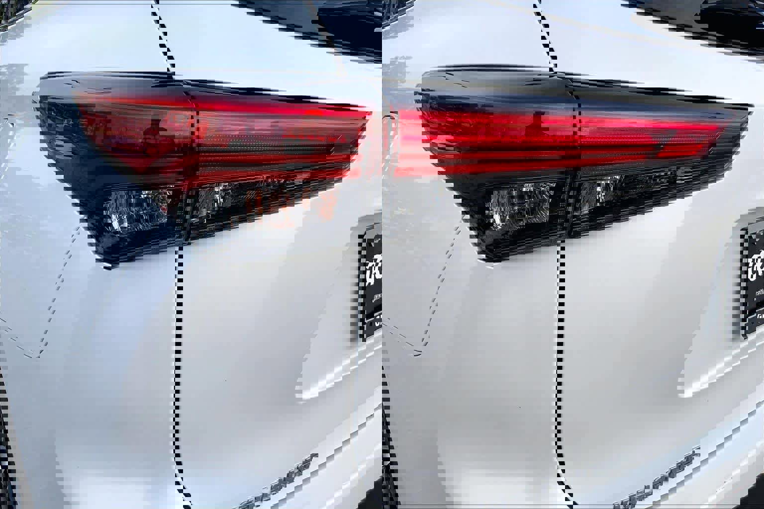 Used 2023 Toyota Highlander XLE image 28