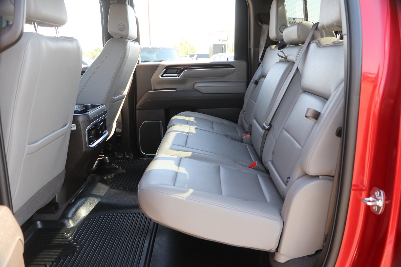 Used 2025 GMC Sierra 2500 SLT w/ SLT Premium Package AWD/4WD image 29