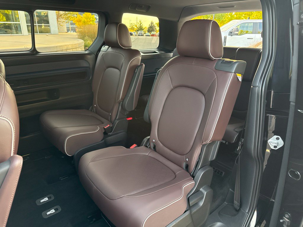 Certified 2025 Volkswagen ID. Buzz Pro S Plus AWD/4WD image 25