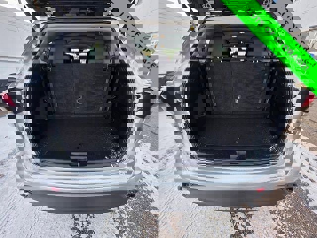 Used 2024 Toyota Highlander LE image 10