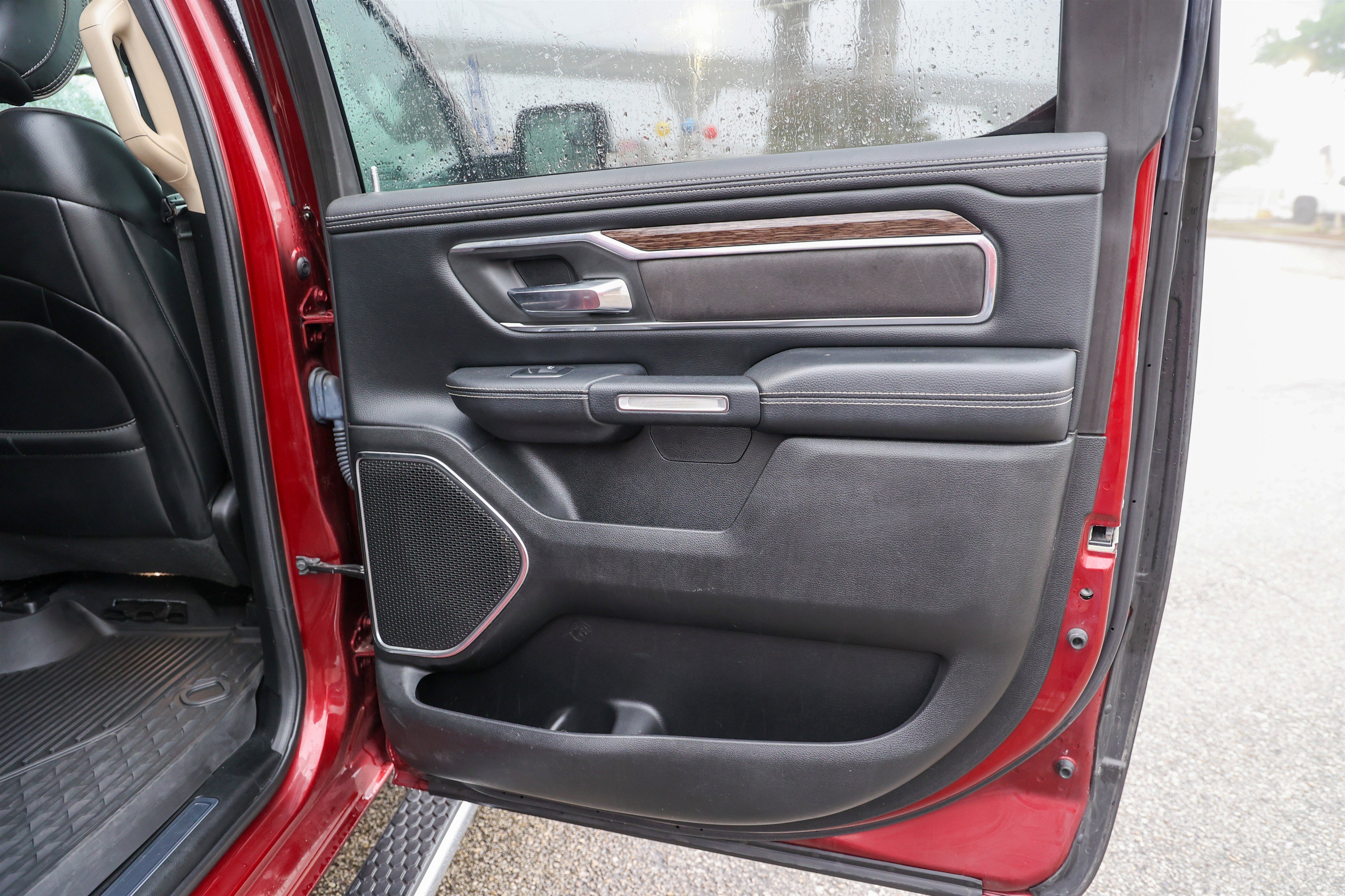 Used 2019 RAM 1500 Laramie AWD/4WD image 44