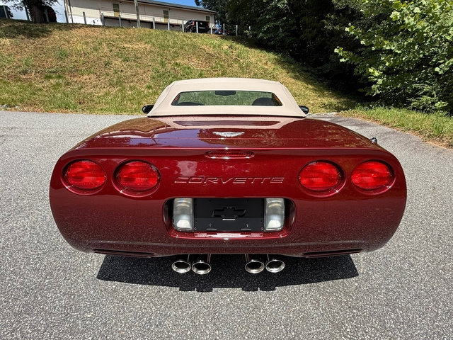 Used 2003 Chevrolet Corvette Convertible w/ Preferred Equipment Group1 RWD image 7