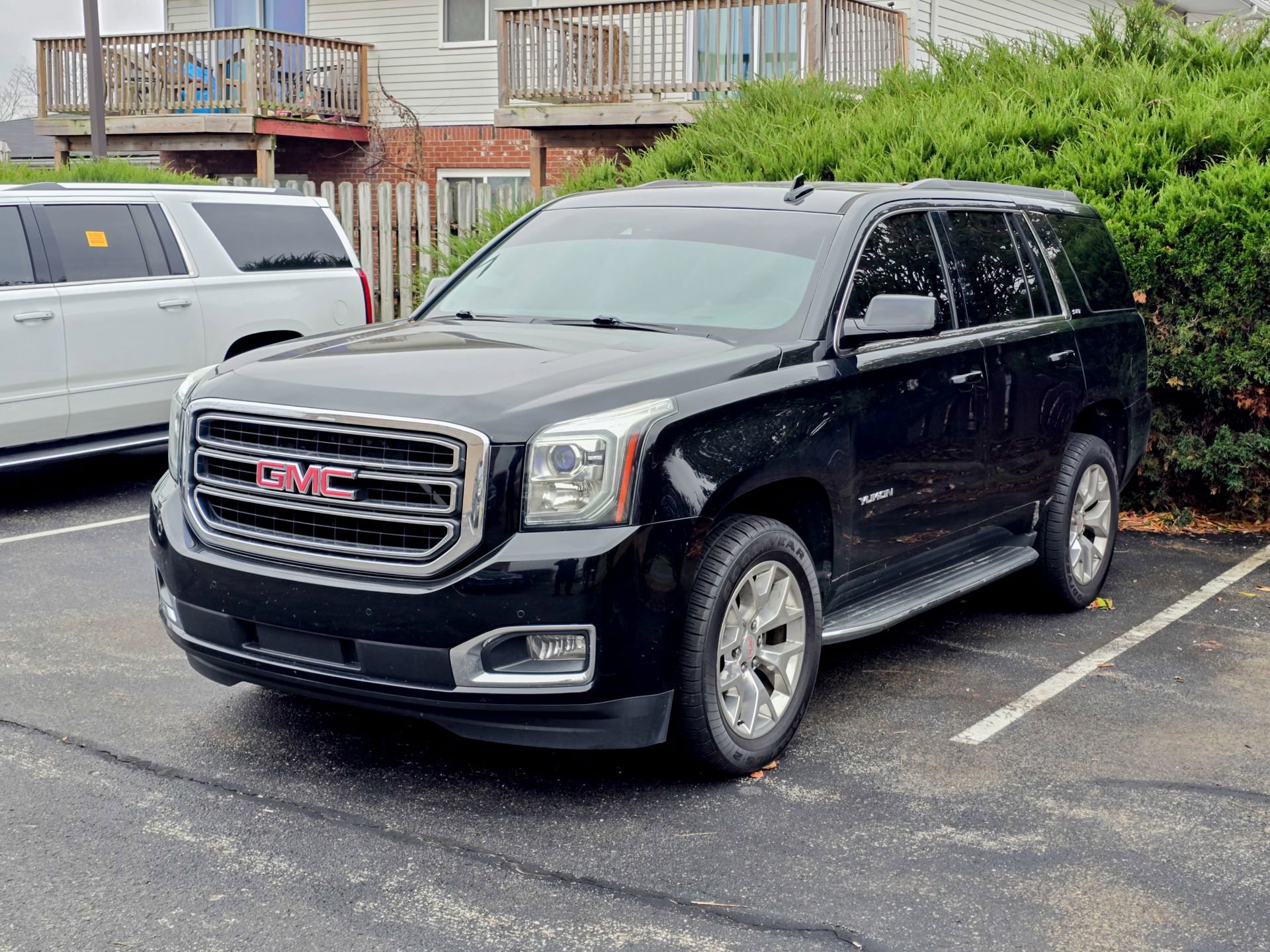Used 2016 GMC Yukon SLT w/ Open Road Package image 3