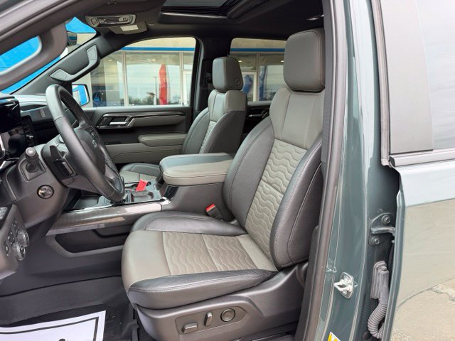 Used 2025 Chevrolet Silverado 1500 ZR2 w/ Technology Package AWD/4WD image 16
