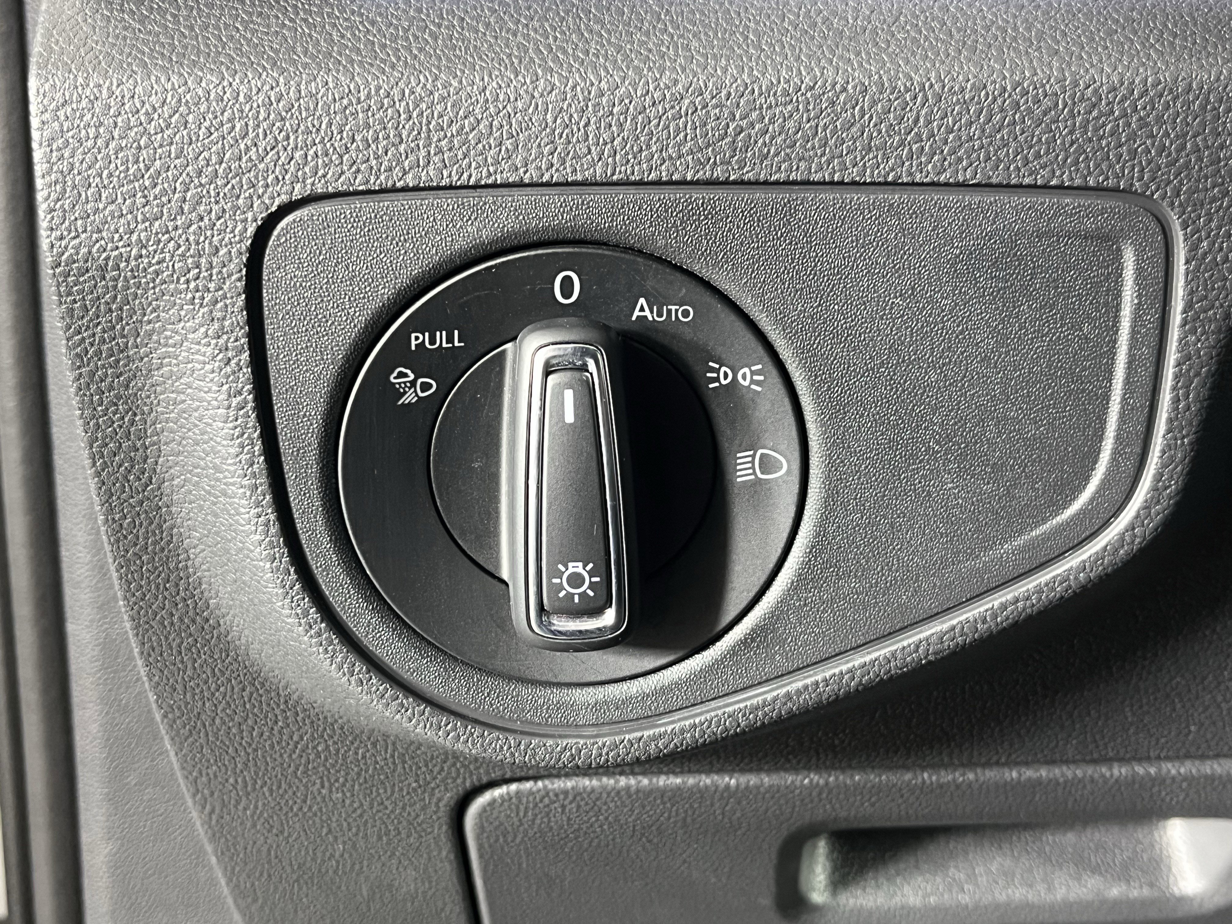 Used 2023 Volkswagen Atlas Cross Sport SEL Premium R-Line image 21