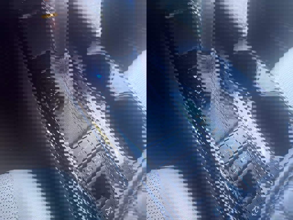 Used 2025 Toyota Camry XLE w/ Premium Package image 21