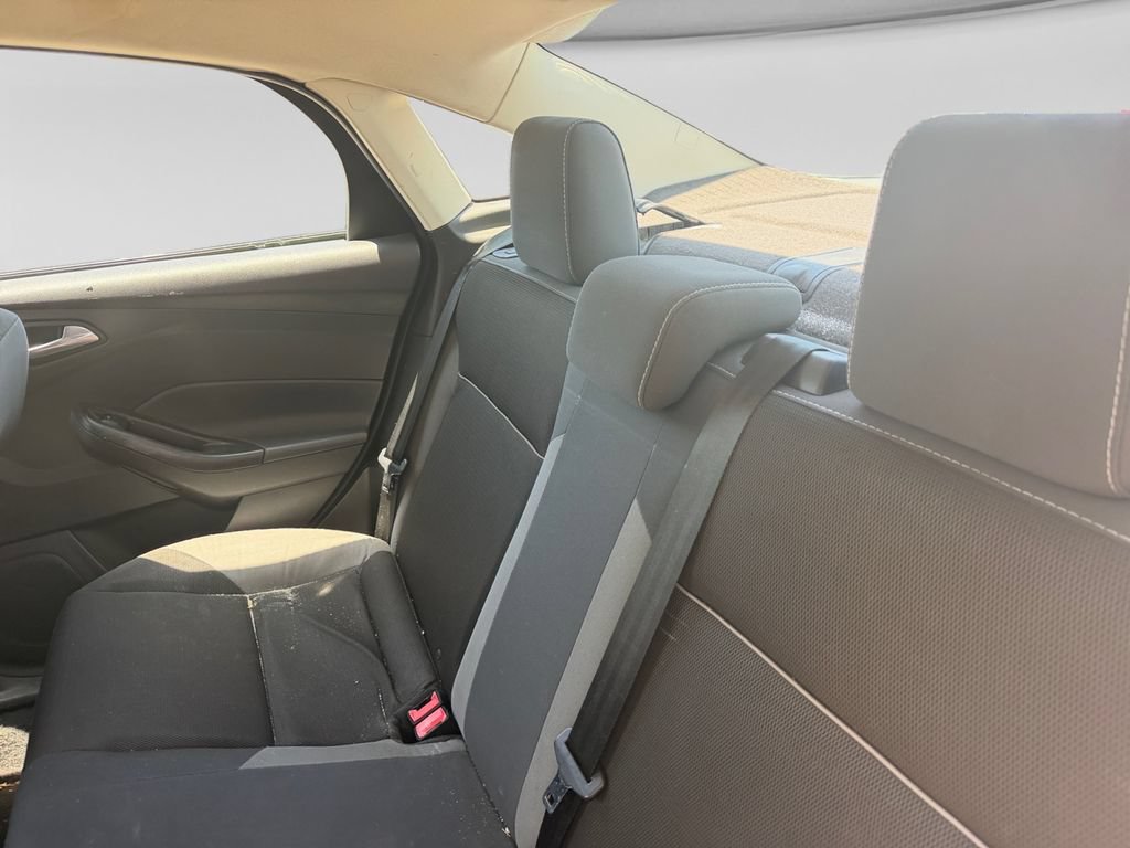 Used 2014 Ford Focus SE FWD image 32