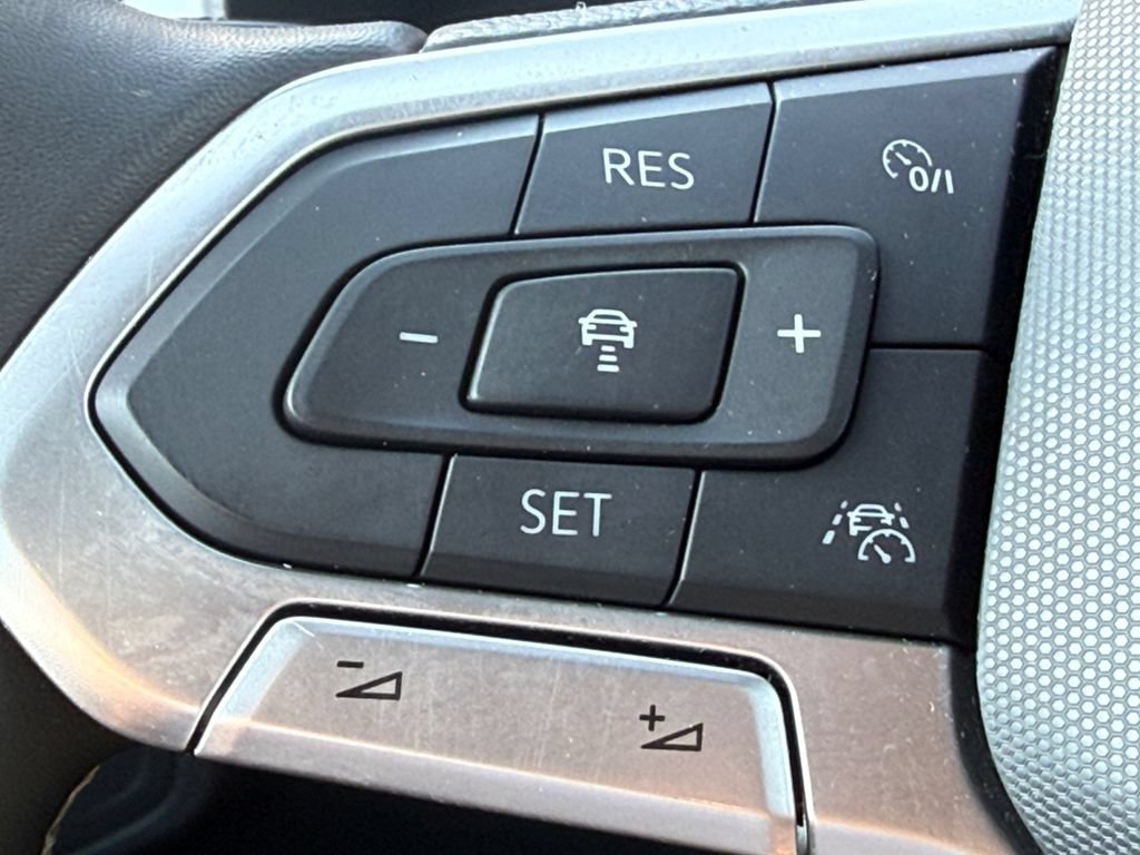 Used 2021 Volkswagen Atlas Cross Sport SEL AWD/4WD image 21