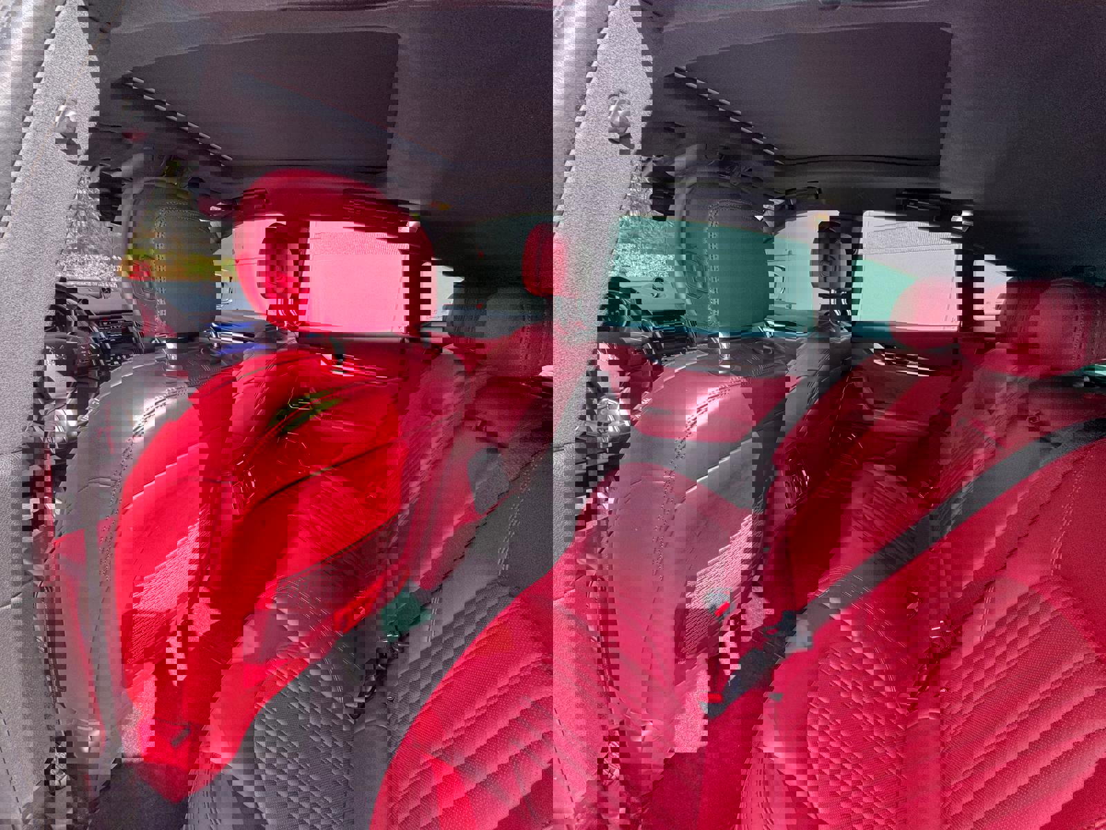 Used 2018 Maserati Levante GranLusso image 21