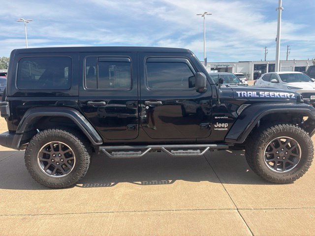 Used 2019 Jeep Wrangler Unlimited Sahara w/ Safety Group AWD/4WD image 2