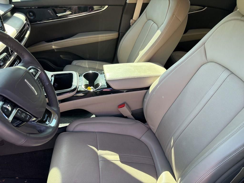 Used 2023 Lincoln Nautilus Reserve w/ Equipment Group 201A image 11