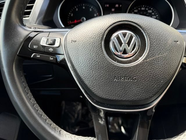 Used 2020 Volkswagen Tiguan SE AWD/4WD image 34